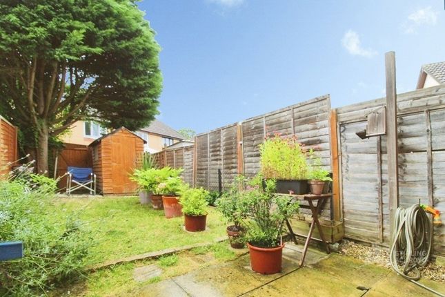 Kelvin Gardens, Croydon photo 5