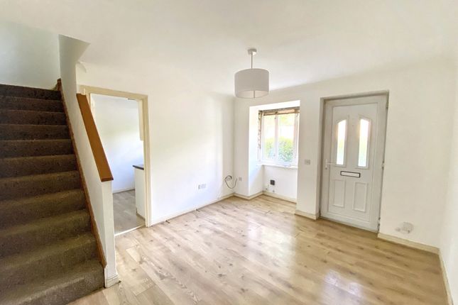 22 Barnum Court, Swindon photo 2