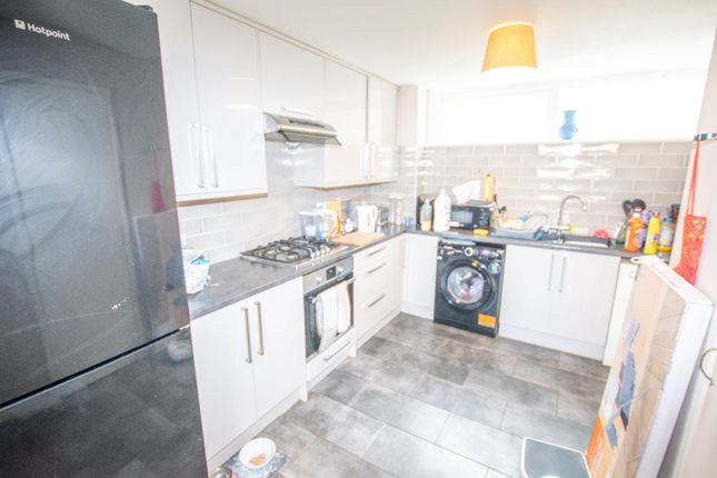 Terraced house for sale in Birchfield Close, Coulsdon