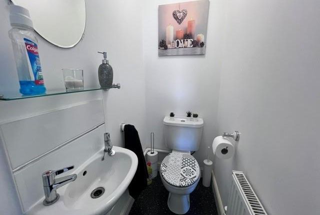 2, Maldon Close, Nottingham photo 5