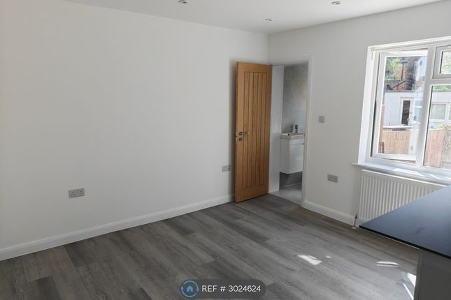 Whitby Road, Harrow photo 3