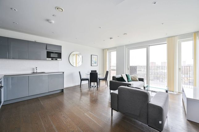 Flat to rent in Heygate Street, Elephant And Castle, London