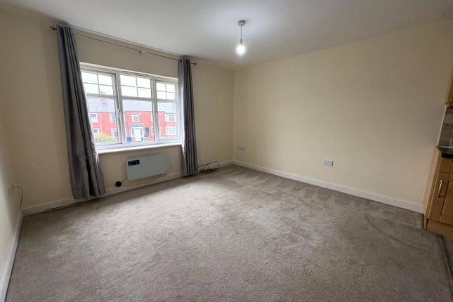 8, Park Court, Hindley photo 2