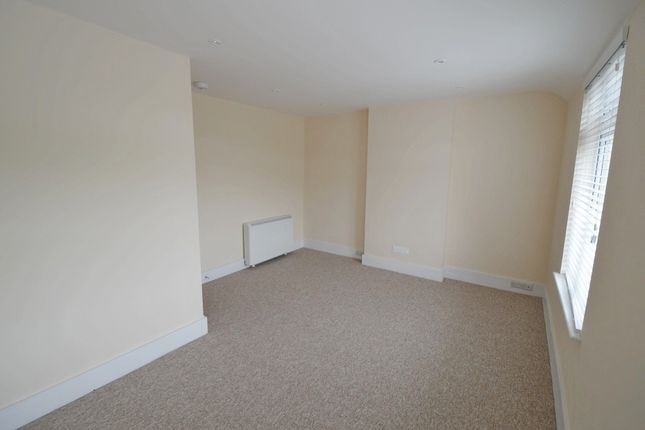 2, Ravensvale Cottages, Old Bramshott Chase photo 3