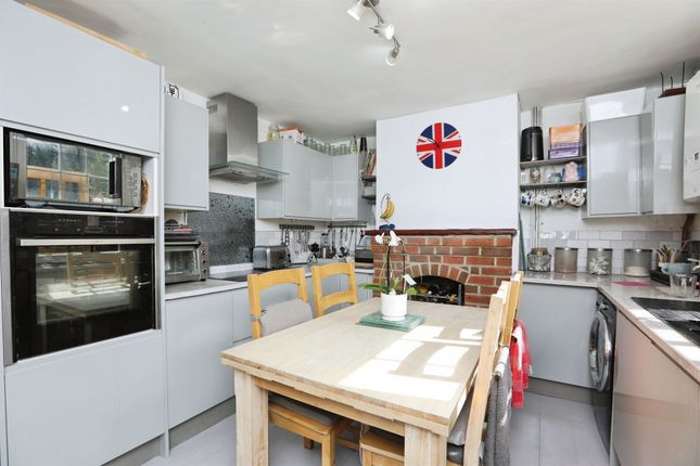 8, Rose Street, Sheerness photo 3