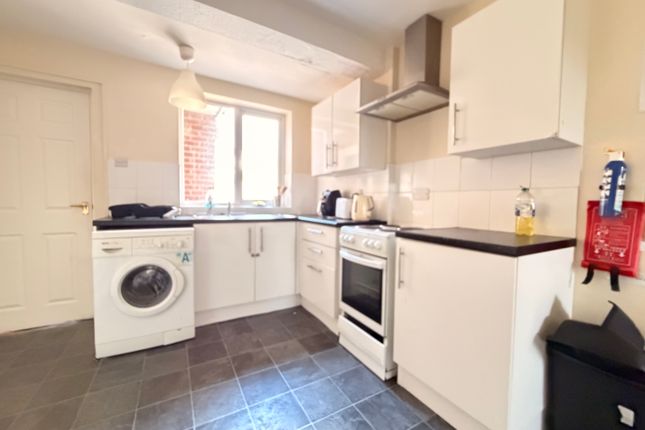 77, Nottingham photo 3