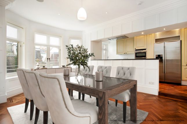 Maisonette B, 54, Tite Street, Chelsea photo 3