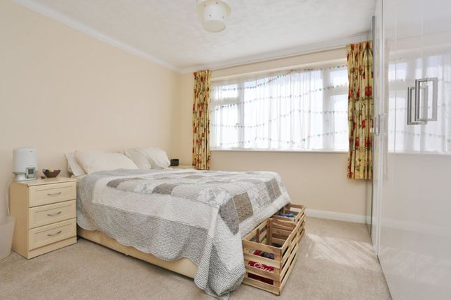 30 Provene Gardens, Southampton photo 3