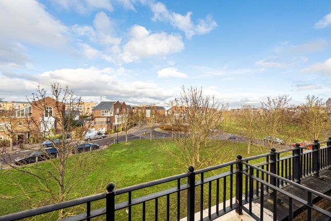 17, Liverymen Walk, Greenhithe photo 4
