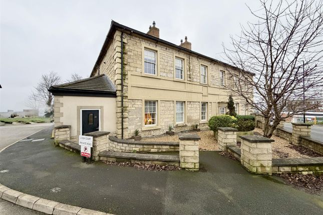 Apartment 4, 2, Ash Court, Leeds photo 2