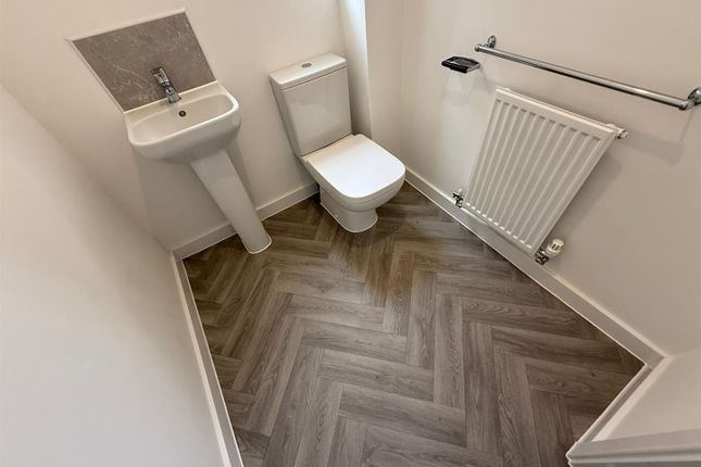 33, Flying Bedstead Way, Hucknall photo 4