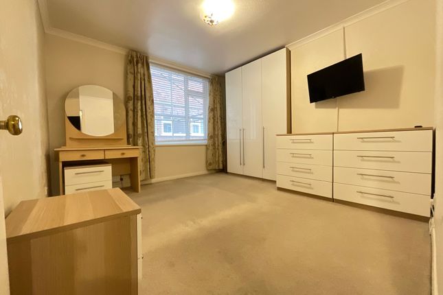 Flat 13, Normanton Rise, Scarborough photo 4