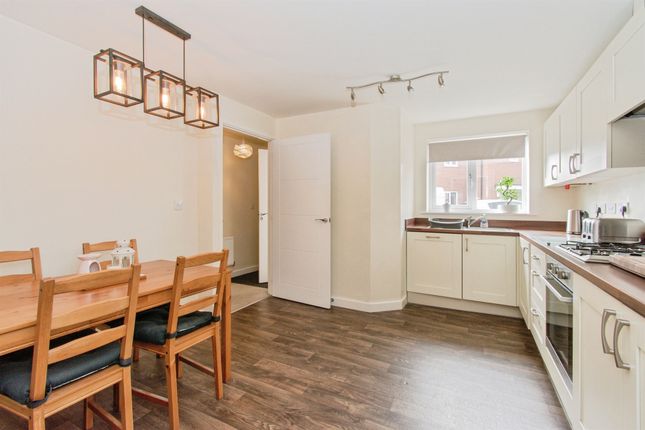 21, Stope Avenue, PONTEFRACT photo 4
