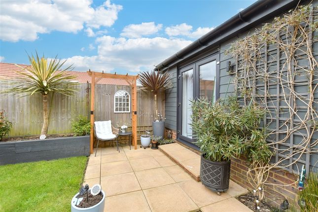 Crispin Close, New Romney photo 4