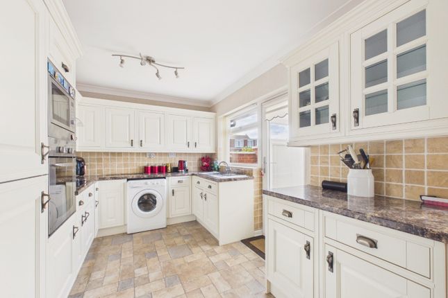 2 Oak Avenue, Withernsea, East Riding of Yorkshire photo 2