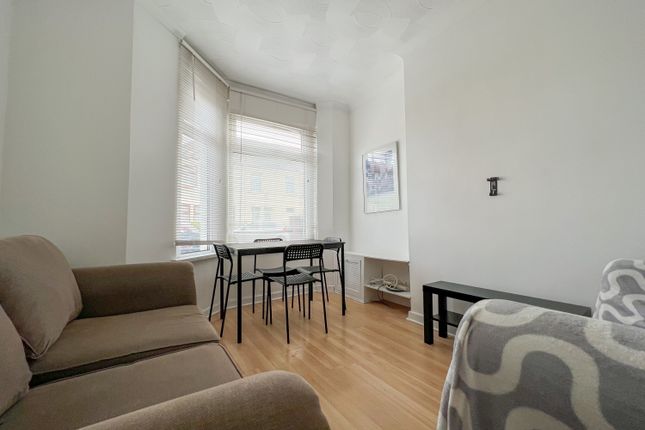 4-bed terraced on 15, Norman Street, Cardiff, £2,160/mo