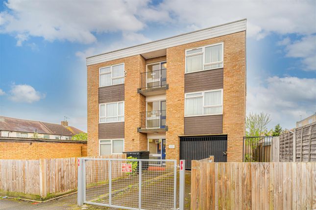 Thumbnail Flat for sale in Addison Road, Enfield