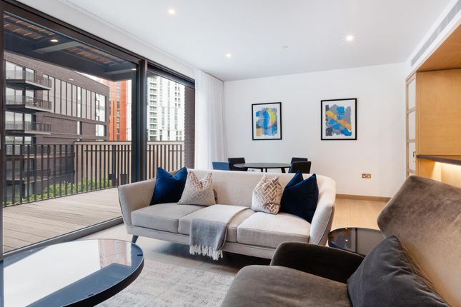 Flat to rent in Legacy Building, Embassy Gardens, London