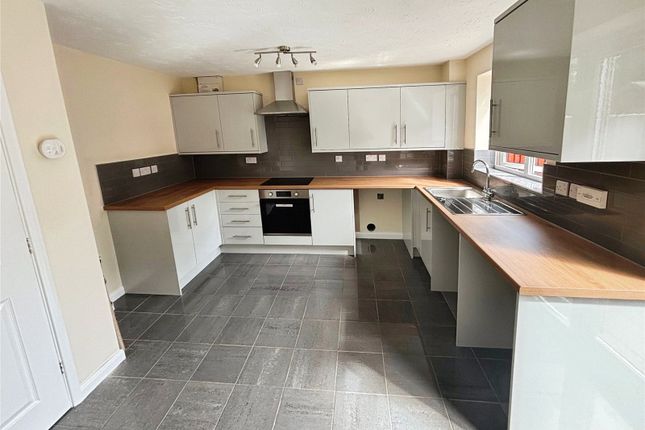 22, Loughland Close, Leicester photo 3