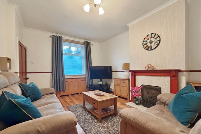 Leavesden Road, Watford photo 2