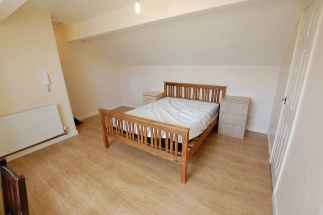 28, Woodhead Road, Sheffield photo 2