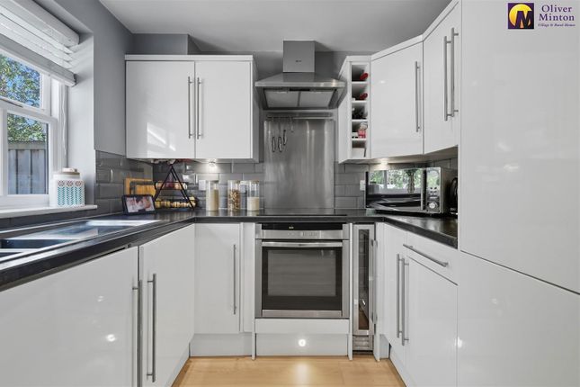 3, Regal Close, Standon photo 3