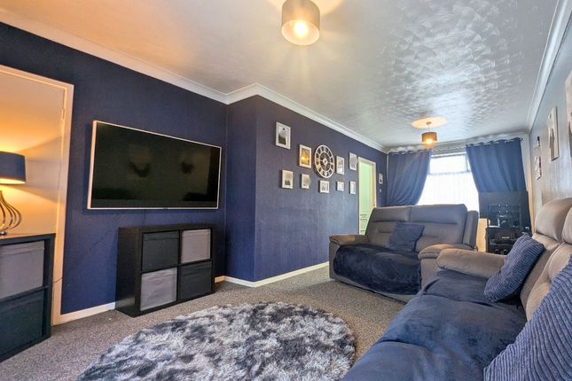 25 West Grange Road, Leeds photo 2