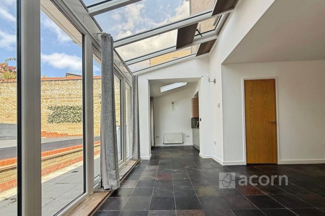 10, Waterstone Way, Greenhithe photo 4