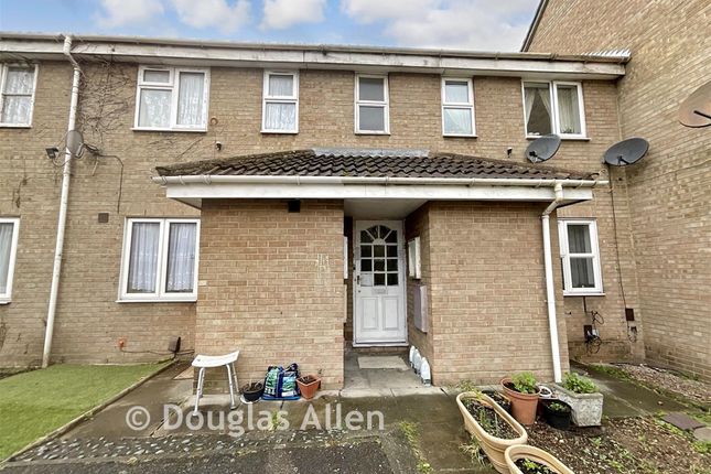 28, Butteridges Close, Dagenham photo 4