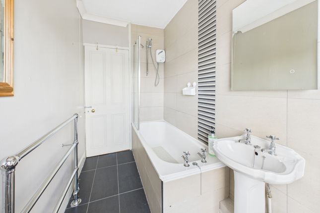 Cam02545G0-Pr0486-Still045