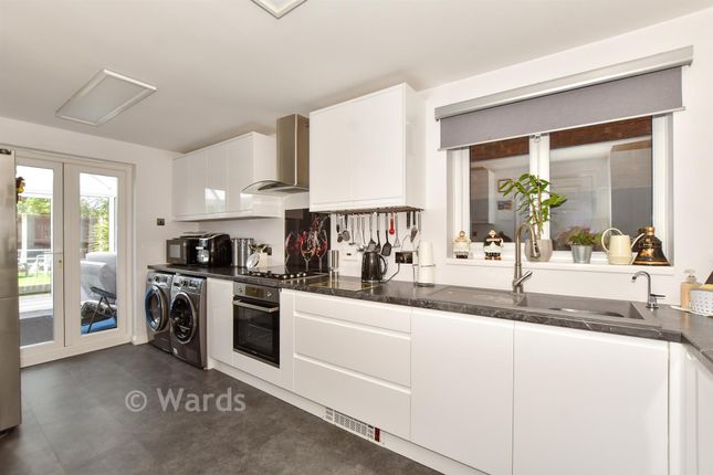 8, Geddes Close, Folkestone photo 3