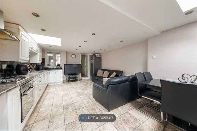Colegrave Road, London photo 4
