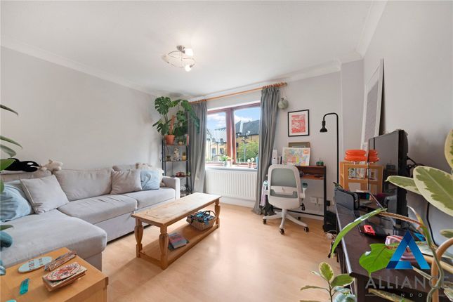 26, Fowey Close, London photo 3