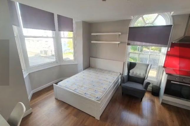 Studio to rent in St. James Road, Leicester