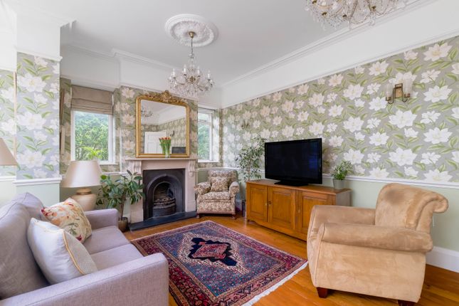 29, Liskeard Gardens, London photo 3