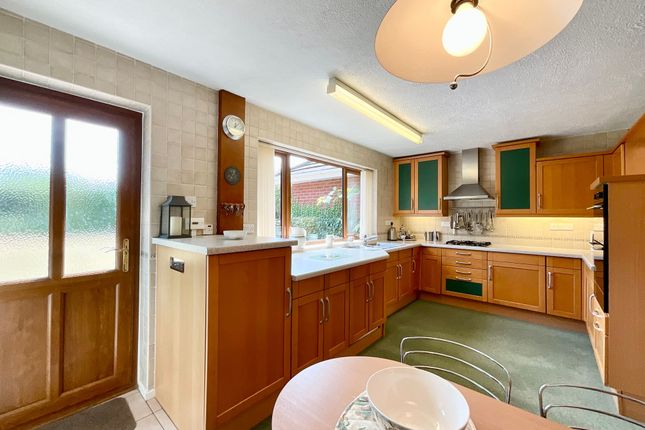 10 Alderton Grove, Stoke-On-Trent photo 3