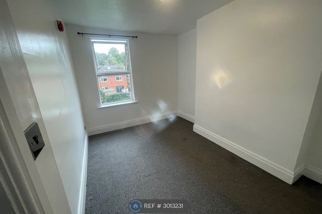 Flat   Kenwood Road, Stretford, Manchester photo 4