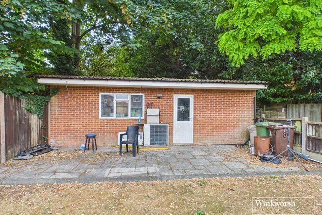 84, Chiltern Crescent, Reading photo 3
