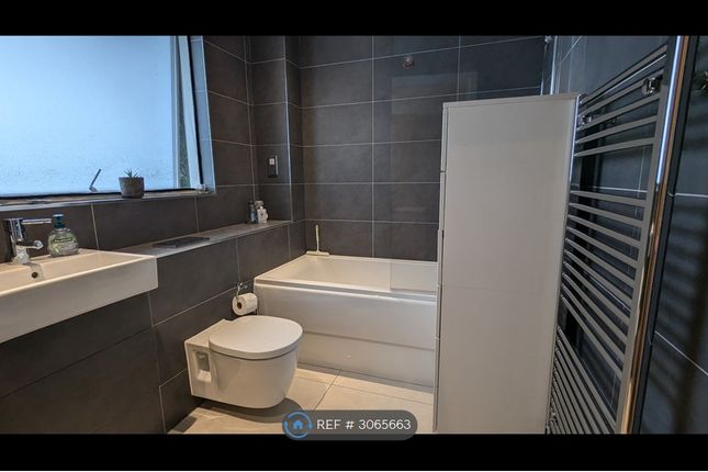 Flat, Plender Street Camden, London photo 4