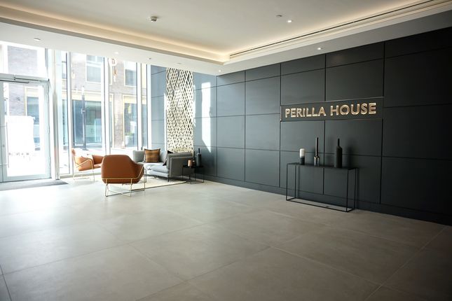 Flat for sale in Perilla House - Stable Walk, London