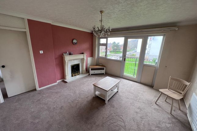 Flat to rent in Plantshill Crescent, Coventry