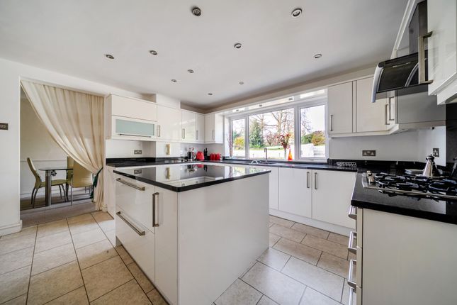 Torun House, 24, Manor Avenue, Kidderminster photo 3