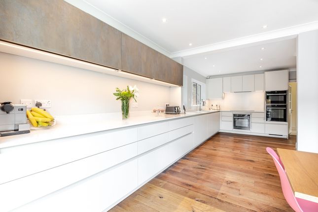 9, Littleheath Lane, Cobham photo 2