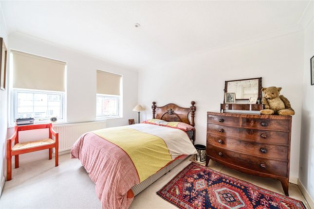 Link-detached house for sale in Wilcox Road, Teddington