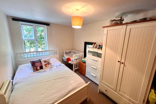 43, Bristol photo 3