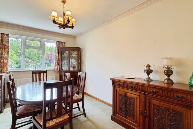102, High Street, Westbury photo 4