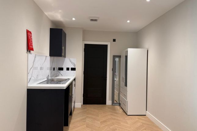 Studio flat on Unit 1, 407, Northolt Road, Harrow, £1,250/mo
