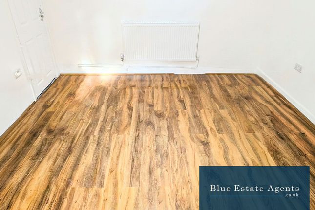 107, Berkeley Avenue, Hounslow photo 2