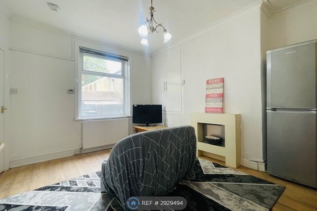 Fenton Road, Lockwood, Huddersfield photo 3