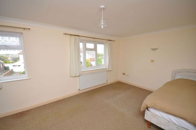 Flat 2, 79, Woodberry Way, Walton On The Naze photo 4